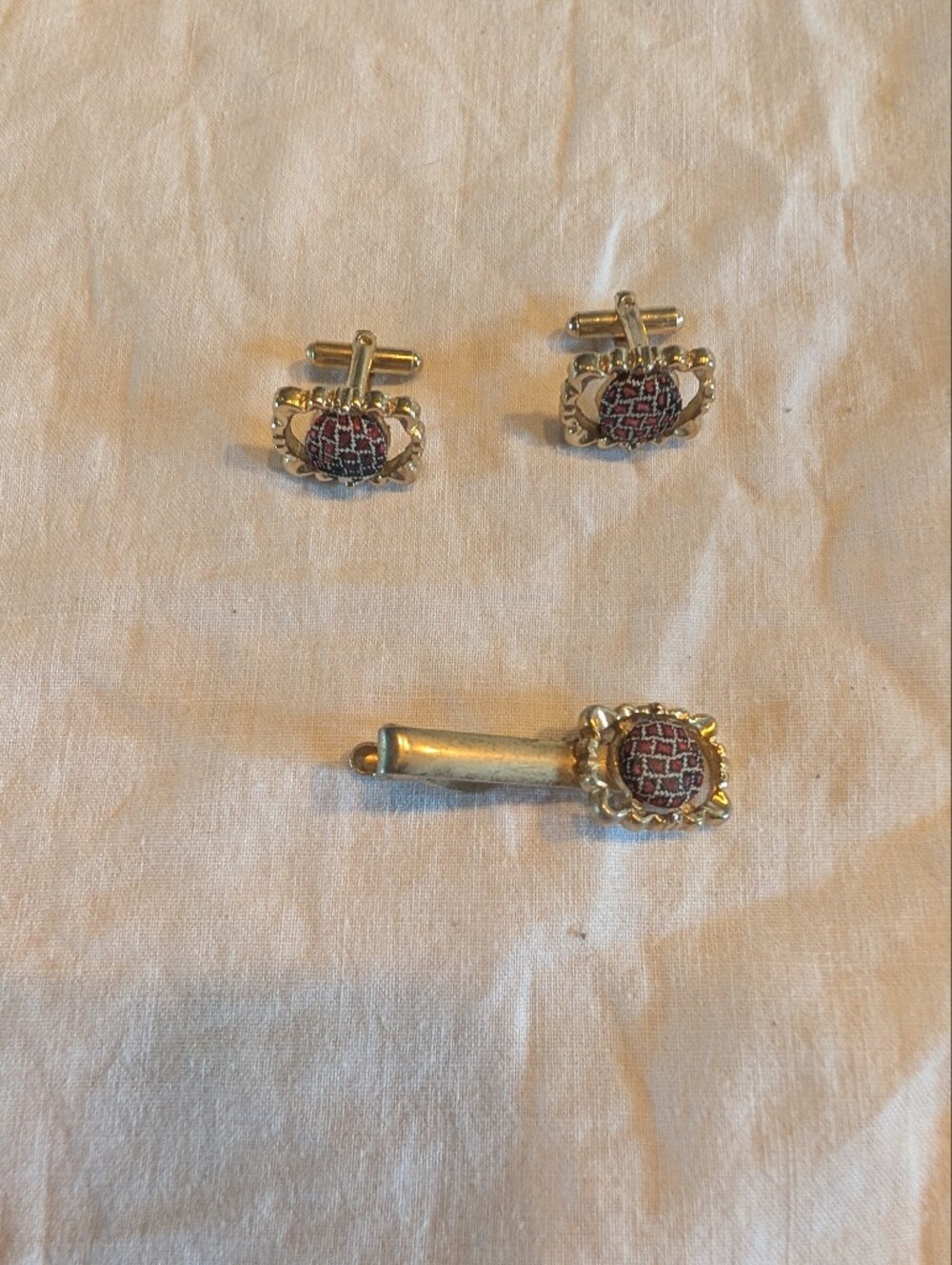 2/20$ Vintage Gold Tone Cuff Links and Tie Bar with Red Enamel Detail